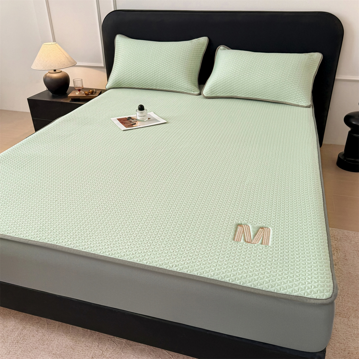 91家纺网 家纺一手货源 找家纺 叠派家纺 2026新款夏季高端竹席pe藤席空调软席可水洗席子凉席-慕尚M纹 床笠款-慕尚M纹-绿