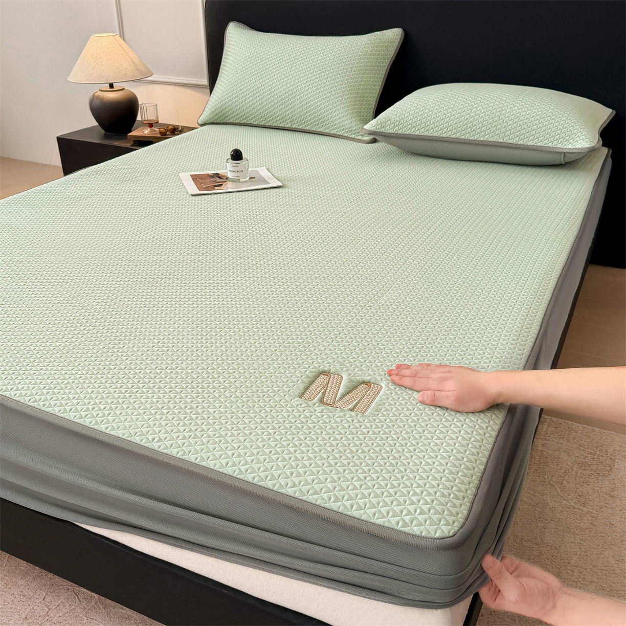 91家纺网 家纺一手货源 找家纺 叠派家纺 2026新款夏季高端竹席pe藤席空调软席可水洗席子凉席-慕尚M纹 床笠款-慕尚M纹-绿