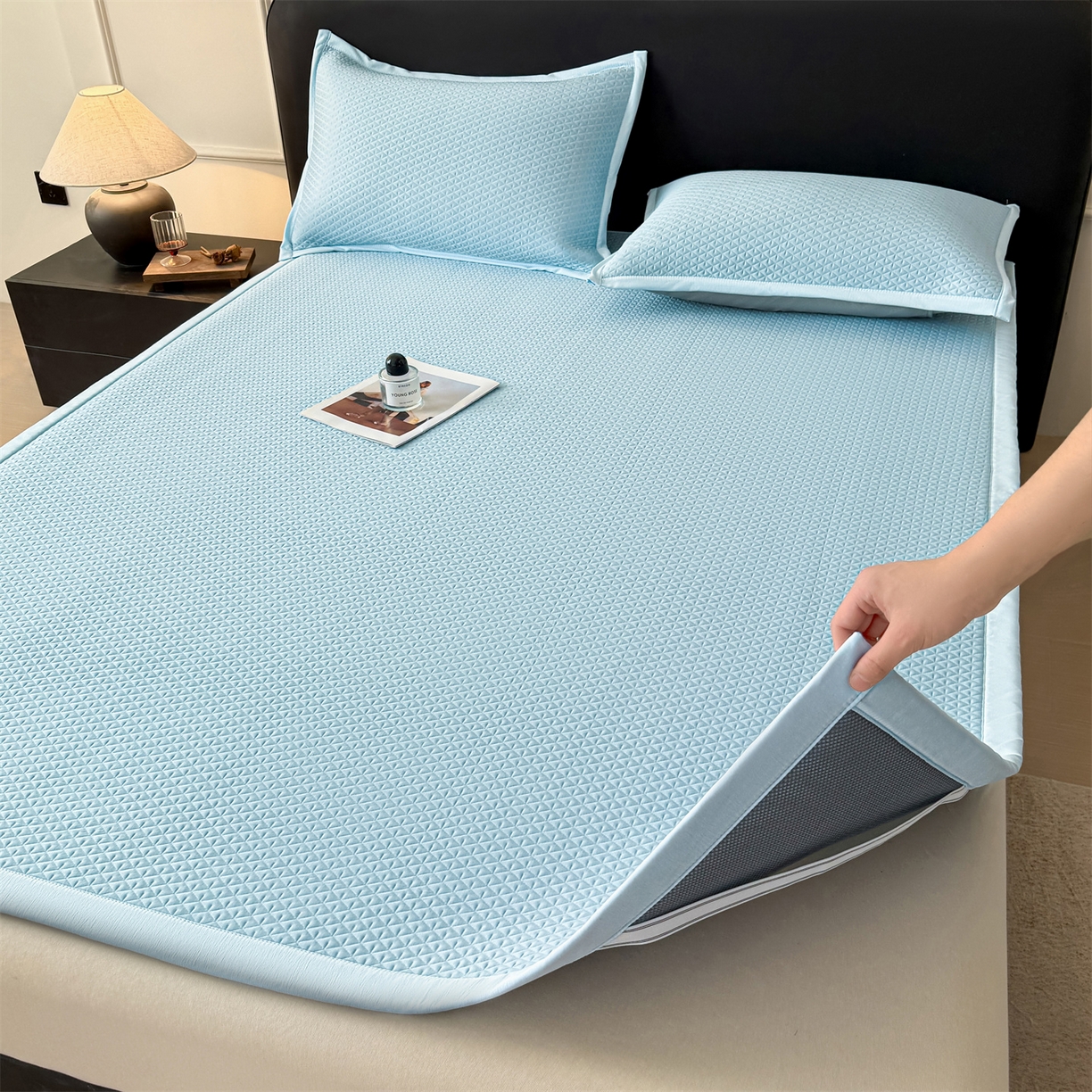 91家纺网 家纺一手货源 找家纺 叠派家纺 2026新款夏季高端竹席pe藤席空调软席可水洗席子凉席-慕尚M纹 床席款-慕尚M纹-蓝