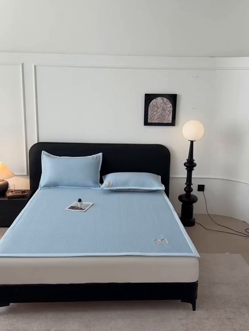 91家纺网 家纺一手货源 找家纺 叠派家纺 2026新款夏季高端竹席pe藤席空调软席可水洗席子凉席-慕尚M纹 床席款-慕尚M纹-蓝