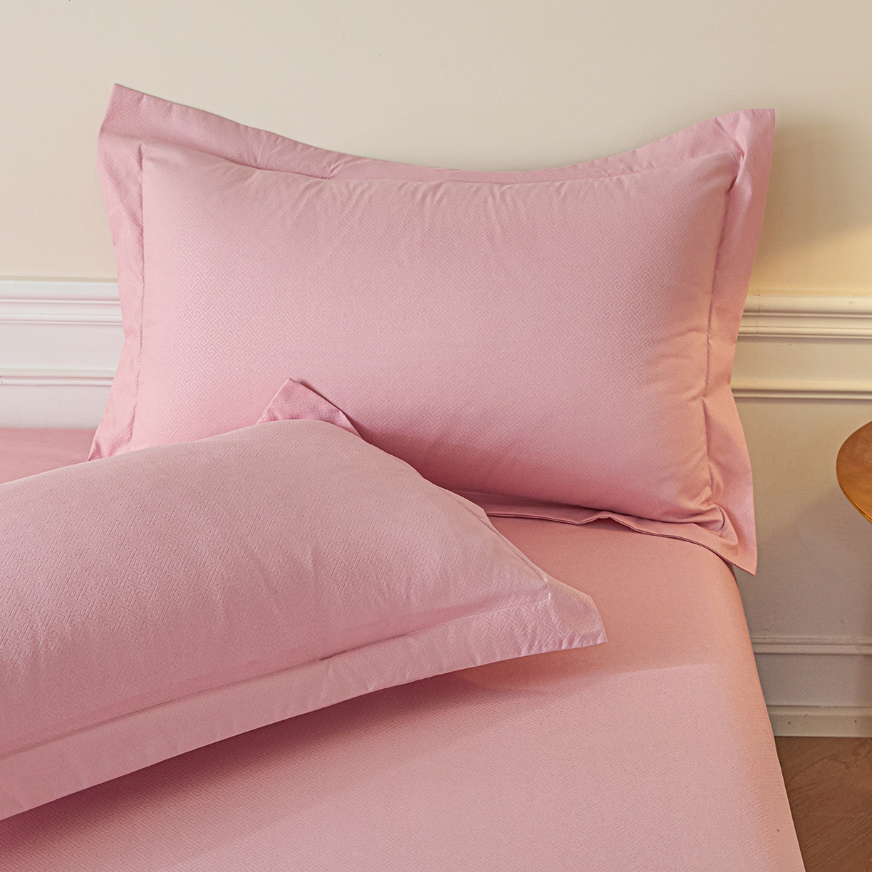 91家纺网 家纺一手货源 找家纺 露梦家纺 2026外贸内销跨境电商亚马逊速卖通磨毛单床单三件套欧美尺寸多多跨境平台TEMU 方格-粉色