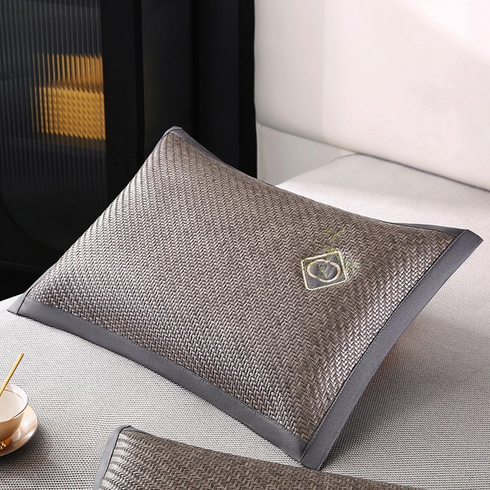 91家纺网 家纺一手货源 找家纺 小牛席业 2026新款霸王藤夏凉枕【轻奢竹韵】枕套+枕芯 轻奢竹韵灰色