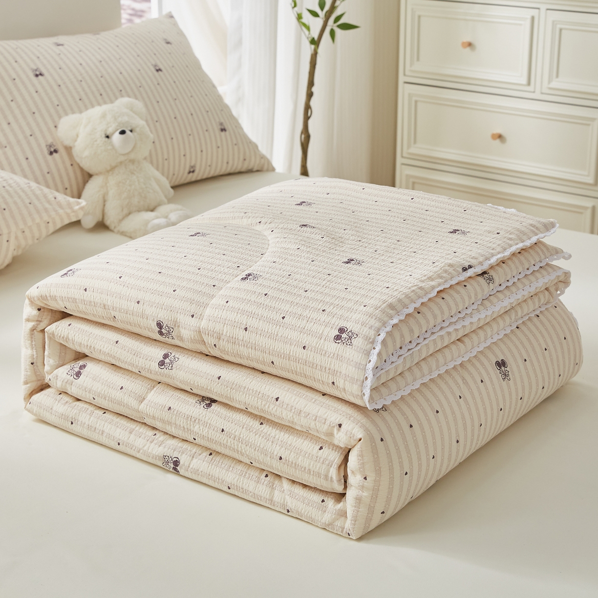 91家纺网 家纺一手货源 找家纺 帕芬鸟家纺 2026春夏新款双层皱皱纱水洗棉大豆夏被夏凉被空调被 爱心樱桃