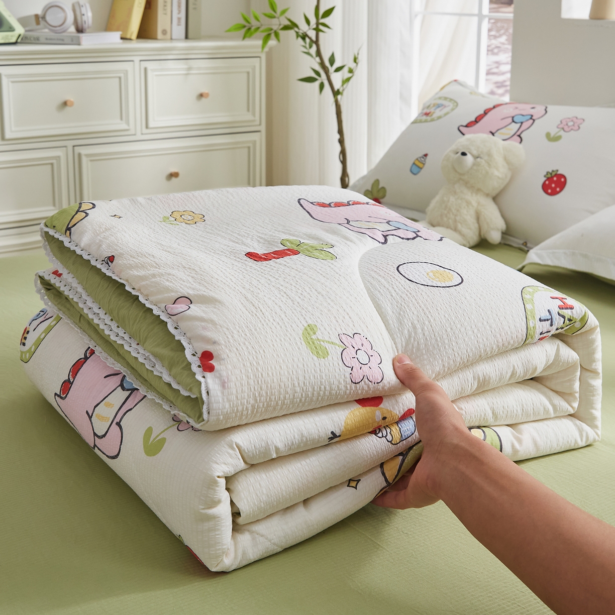 91家纺网 家纺一手货源 找家纺 帕芬鸟家纺 2026春夏新款双层皱皱纱水洗棉大豆夏被夏凉被空调被 恐龙谷