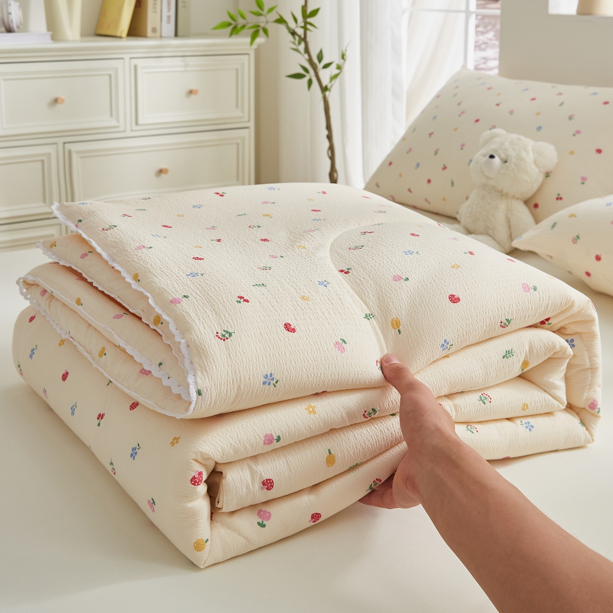 91家纺网 家纺一手货源 找家纺 帕芬鸟家纺 2026春夏新款双层皱皱纱水洗棉大豆夏被夏凉被空调被 莓果森林