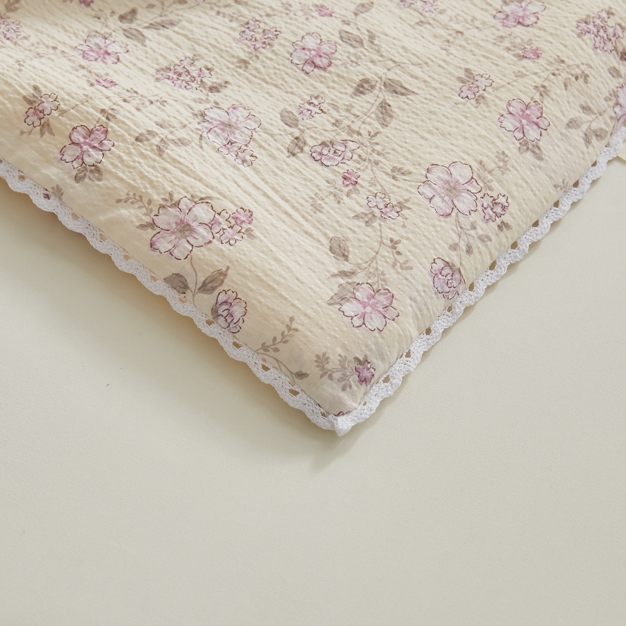 91家纺网 家纺一手货源 找家纺 帕芬鸟家纺 2026春夏新款双层皱皱纱水洗棉大豆夏被夏凉被空调被 花间蜜语