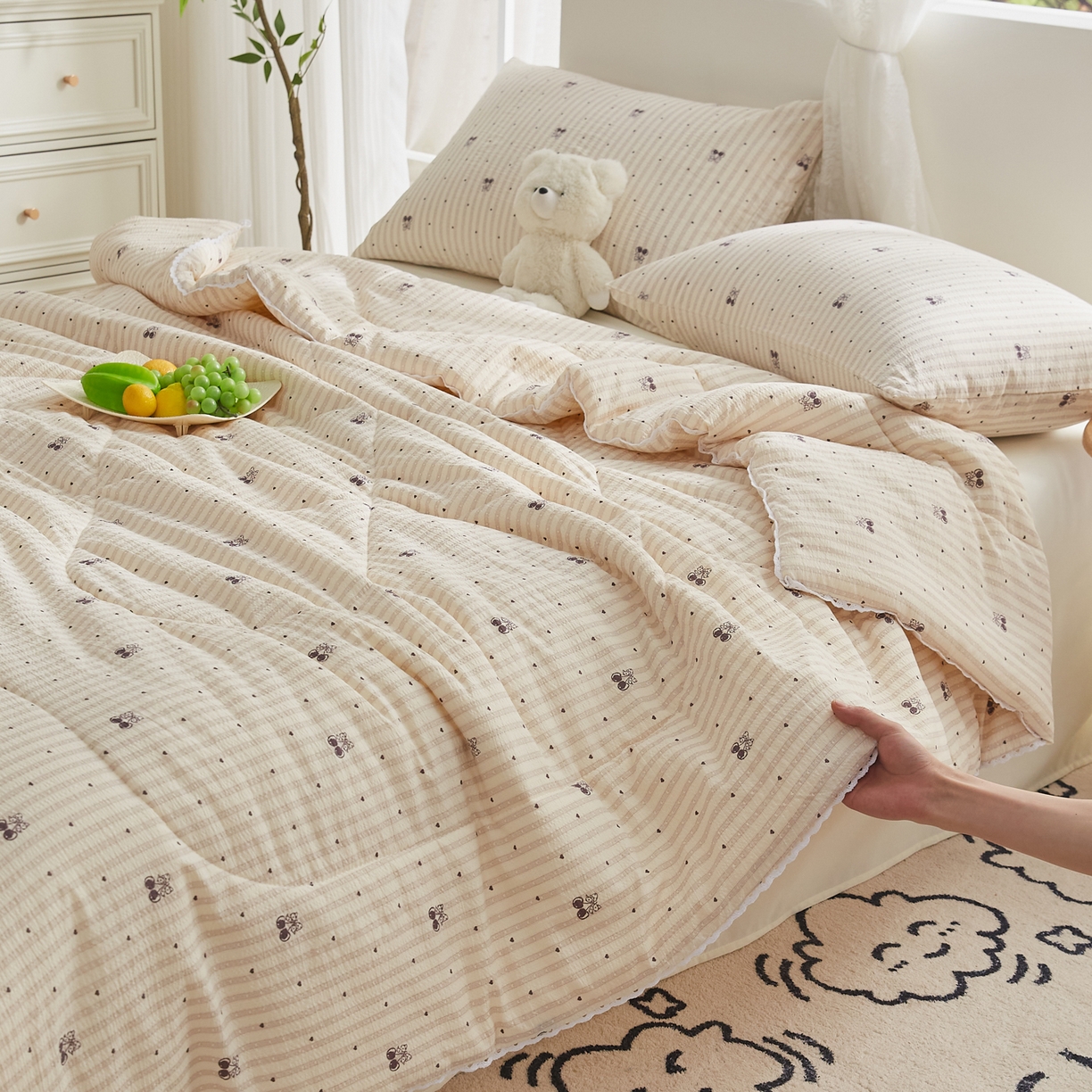 91家纺网 家纺一手货源 找家纺 帕芬鸟家纺 2026春夏新款双层皱皱纱水洗棉大豆夏被夏凉被空调被 爱心樱桃