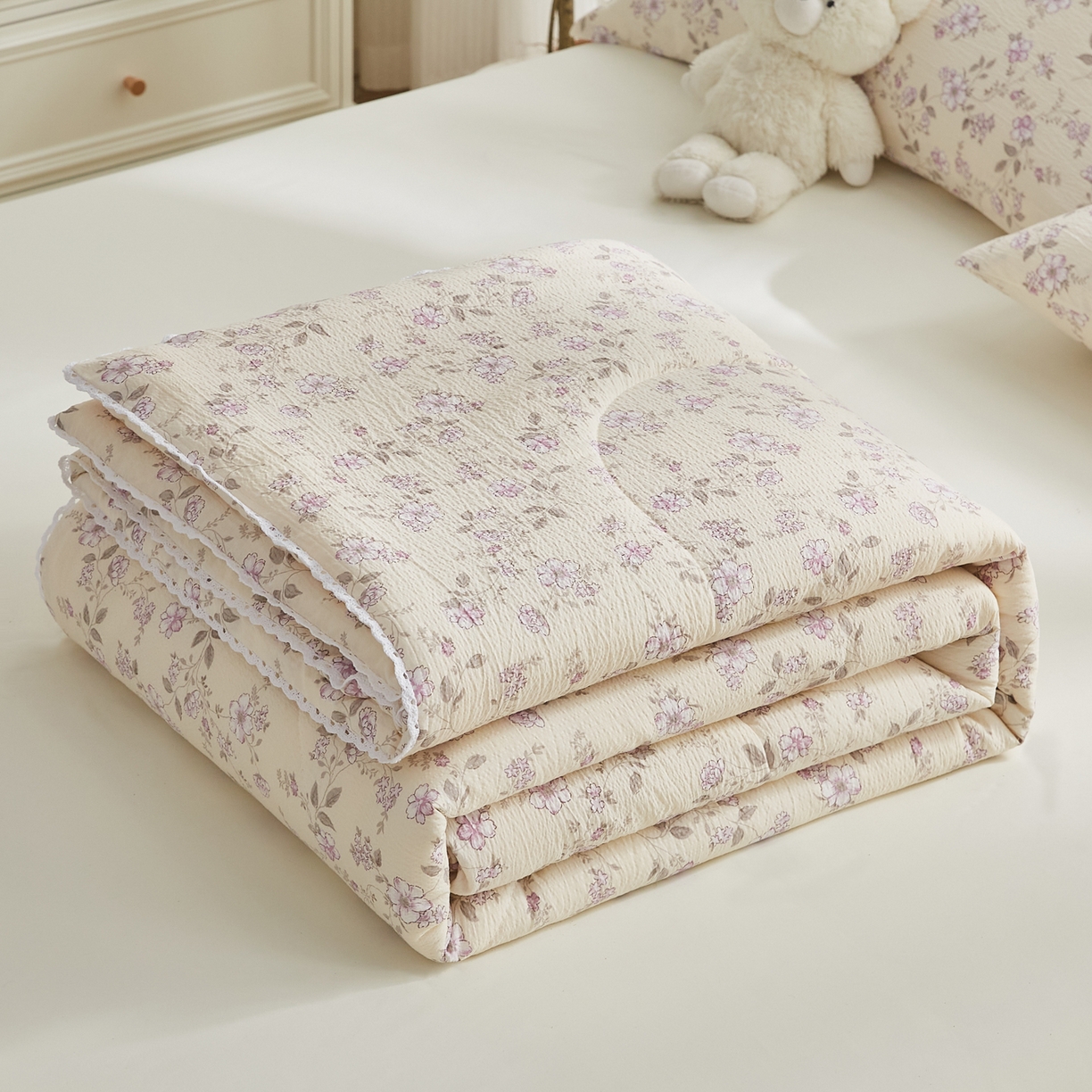 91家纺网 家纺一手货源 找家纺 帕芬鸟家纺 2026春夏新款双层皱皱纱水洗棉大豆夏被夏凉被空调被 花间蜜语