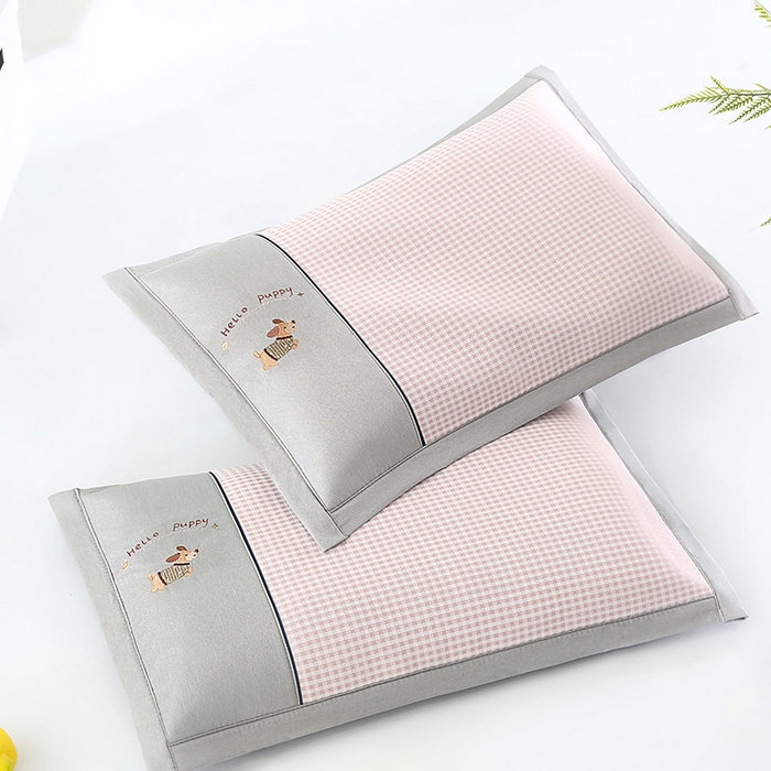 91家纺网 家纺一手货源 找家纺 小牛席业 2026新款双PE高凉感-腊肠狗格纹（荞麦枕）枕头枕芯 粉色