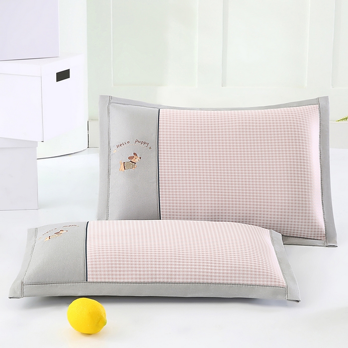 91家纺网 家纺一手货源 找家纺 小牛席业 2026新款双PE高凉感-腊肠狗格纹（荞麦枕）枕头枕芯 粉色