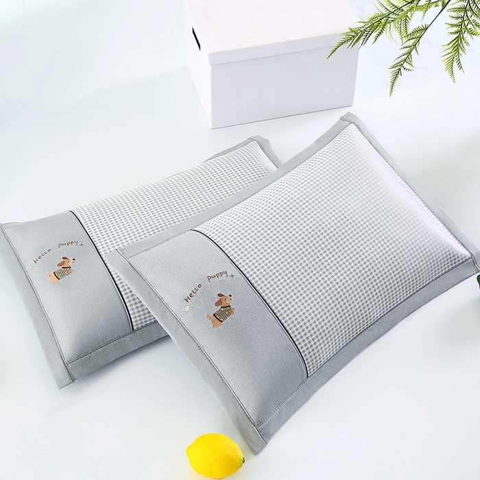 91家纺网 家纺一手货源 找家纺 （总）小牛席业 2026新款双PE高凉感-腊肠狗格纹（夏凉枕）枕头枕芯