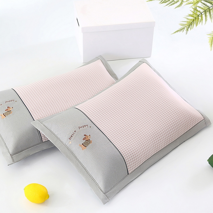 91家纺网 家纺一手货源 找家纺 小牛席业 2026新款双PE高凉感-腊肠狗格纹（夏凉枕）枕头枕芯 粉色