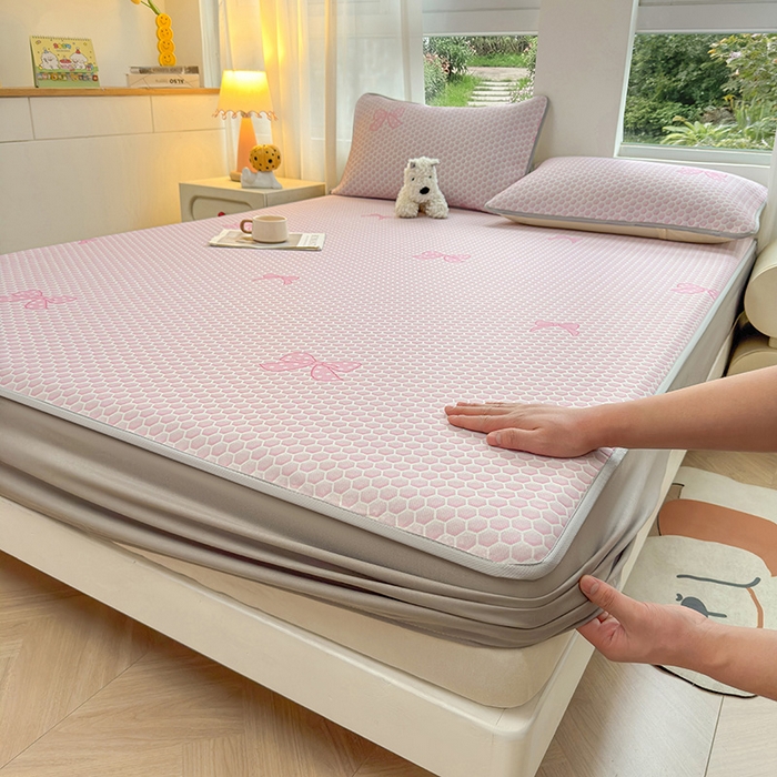 91家纺网 家纺一手货源 找家纺 （总）义博家纺 2026新款碳光冰丝席5D印花床笠款