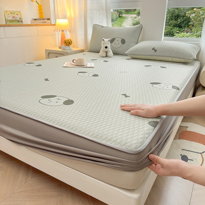 91家纺网 家纺一手货源 找家纺 义博家纺 2026新款碳光冰丝席5D印花床笠款 淘气狗