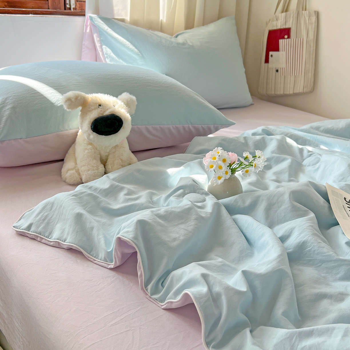 91家纺网 家纺一手货源 找家纺 冕悠家纺 2026春夏新款A类高克重超级无敌柔软水洗棉拼色夏被空调被夏凉被四件套 幕山紫+云水蓝-夏凉被