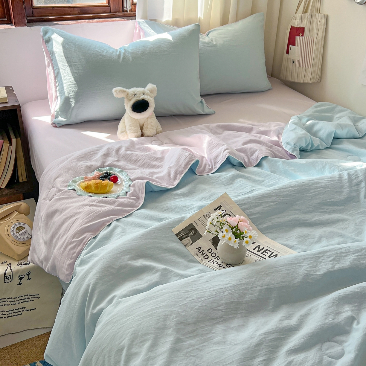 91家纺网 家纺一手货源 找家纺 冕悠家纺 2026春夏新款A类高克重超级无敌柔软水洗棉拼色夏被空调被夏凉被四件套 幕山紫+云水蓝-夏凉被