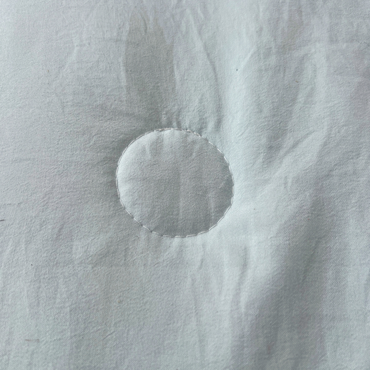 91家纺网 家纺一手货源 找家纺 冕悠家纺 2026春夏新款A类高克重超级无敌柔软水洗棉拼色夏被空调被夏凉被四件套 幕山紫+云水蓝-夏凉被