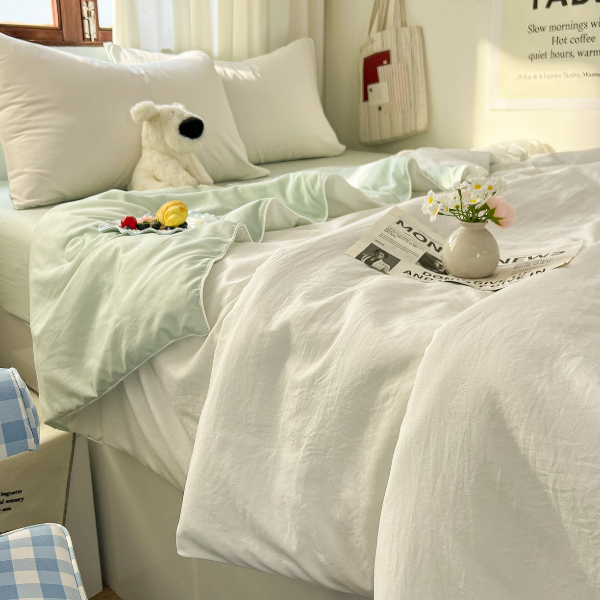 91家纺网 家纺一手货源 找家纺 冕悠家纺 2026春夏新款A类高克重超级无敌柔软水洗棉拼色夏被空调被夏凉被四件套 春芜绿+奶白-夏凉被