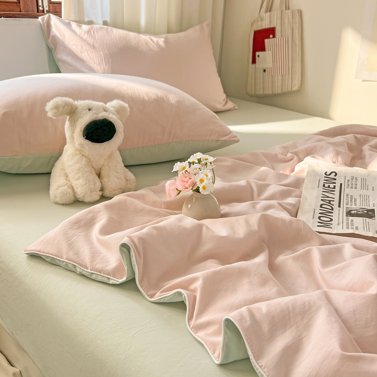 91家纺网 家纺一手货源 找家纺 冕悠家纺 2026春夏新款A类高克重超级无敌柔软水洗棉拼色夏被空调被夏凉被四件套 春芜绿+藕粉-夏凉被