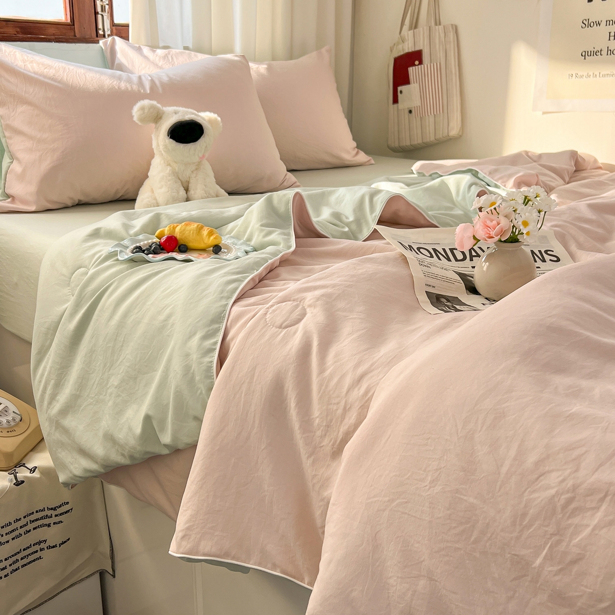 91家纺网 家纺一手货源 找家纺 冕悠家纺 2026春夏新款A类高克重超级无敌柔软水洗棉拼色夏被空调被夏凉被四件套 春芜绿+藕粉-夏凉被