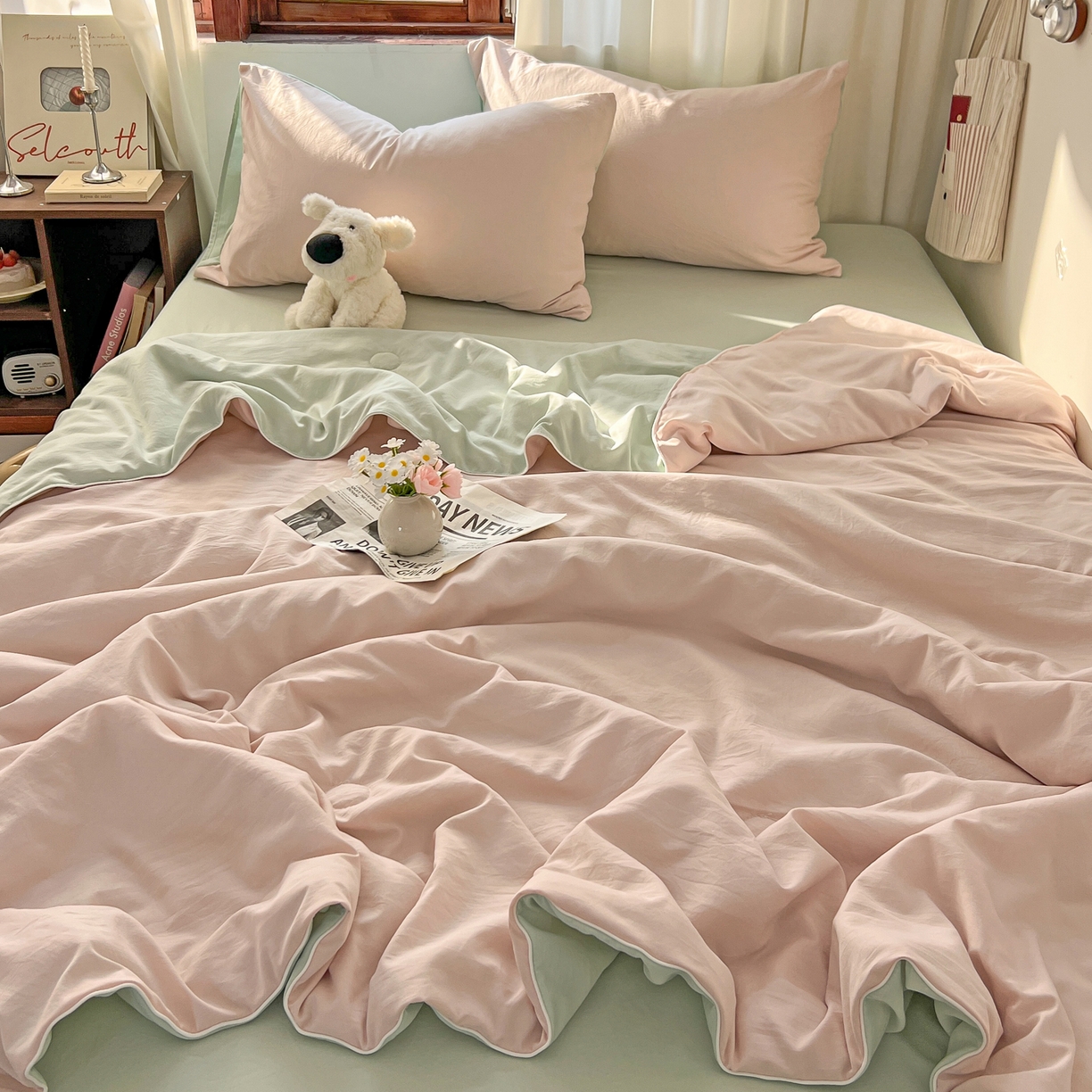 91家纺网 家纺一手货源 找家纺 冕悠家纺 2026春夏新款A类高克重超级无敌柔软水洗棉拼色夏被空调被夏凉被四件套 春芜绿+藕粉-夏凉被