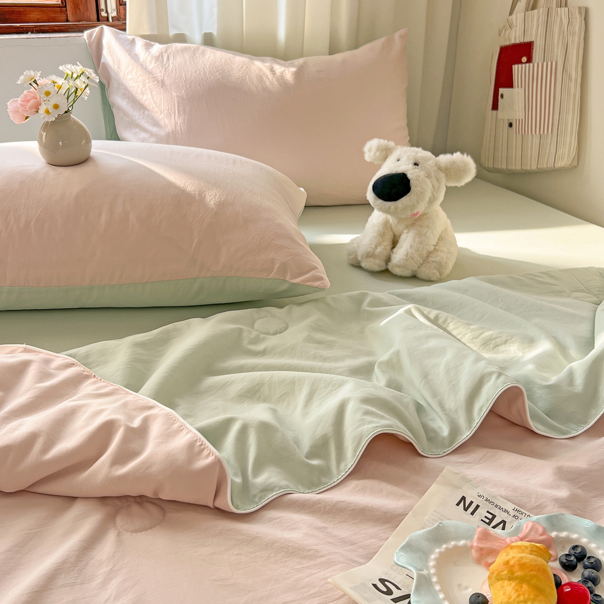 91家纺网 家纺一手货源 找家纺 冕悠家纺 2026春夏新款A类高克重超级无敌柔软水洗棉拼色夏被空调被夏凉被四件套 春芜绿+藕粉-夏凉被