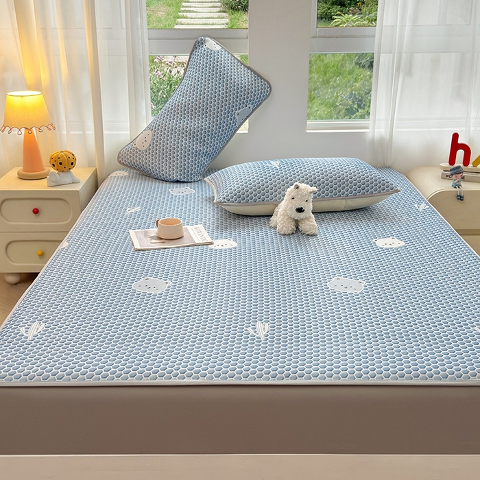 91家纺网 家纺一手货源 找家纺 义博家纺 2026新款碳光冰丝席5D印花床笠款 热带熊