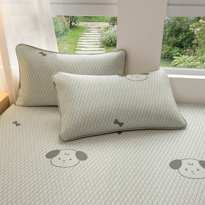 91家纺网 家纺一手货源 找家纺 义博家纺 2026新款碳光冰丝席5D印花床笠款 淘气狗