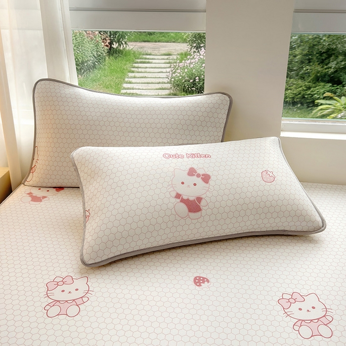 91家纺网 家纺一手货源 找家纺 义博家纺 2026新款碳光冰丝席5D印花床笠款 甜心凯蒂