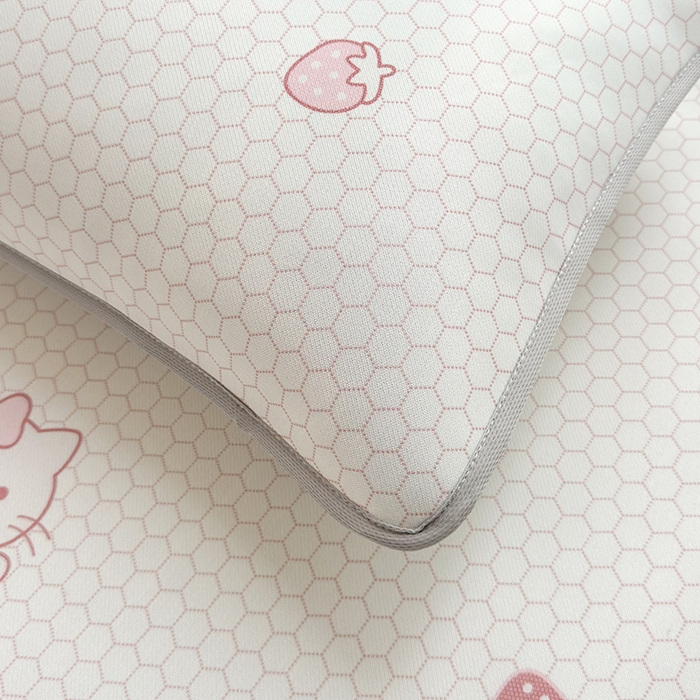 91家纺网 家纺一手货源 找家纺 义博家纺 2026新款碳光冰丝席5D印花床笠款 甜心凯蒂