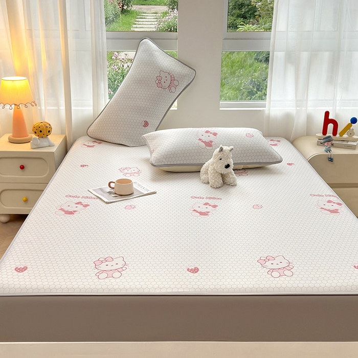 91家纺网 家纺一手货源 找家纺 义博家纺 2026新款碳光冰丝席5D印花床笠款 甜心凯蒂