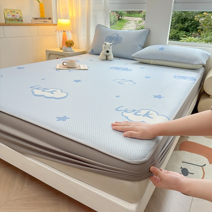 义博家纺 2026新款碳光冰丝席5D印花床笠款 幸运云朵