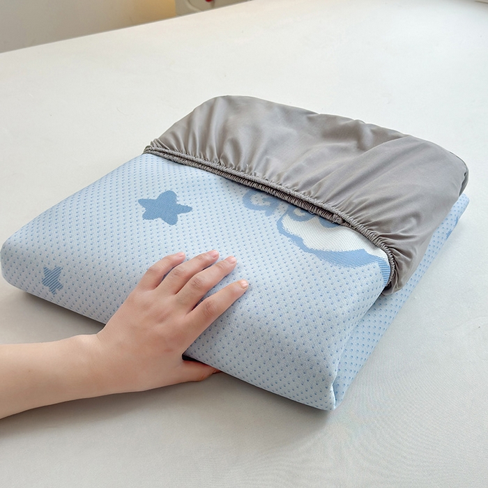 91家纺网 家纺一手货源 找家纺 义博家纺 2026新款碳光冰丝席5D印花床笠款 幸运云朵