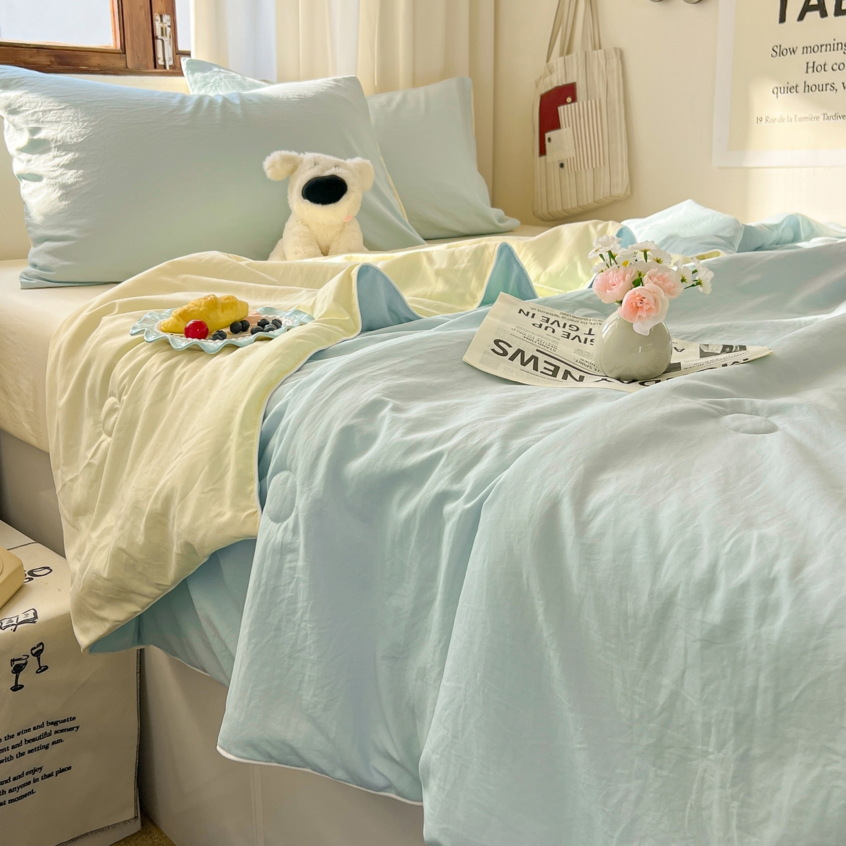 91家纺网 家纺一手货源 找家纺 冕悠家纺 2026春夏新款A类高克重超级无敌柔软水洗棉拼色夏被空调被夏凉被四件套 芝士+云水蓝-夏凉被