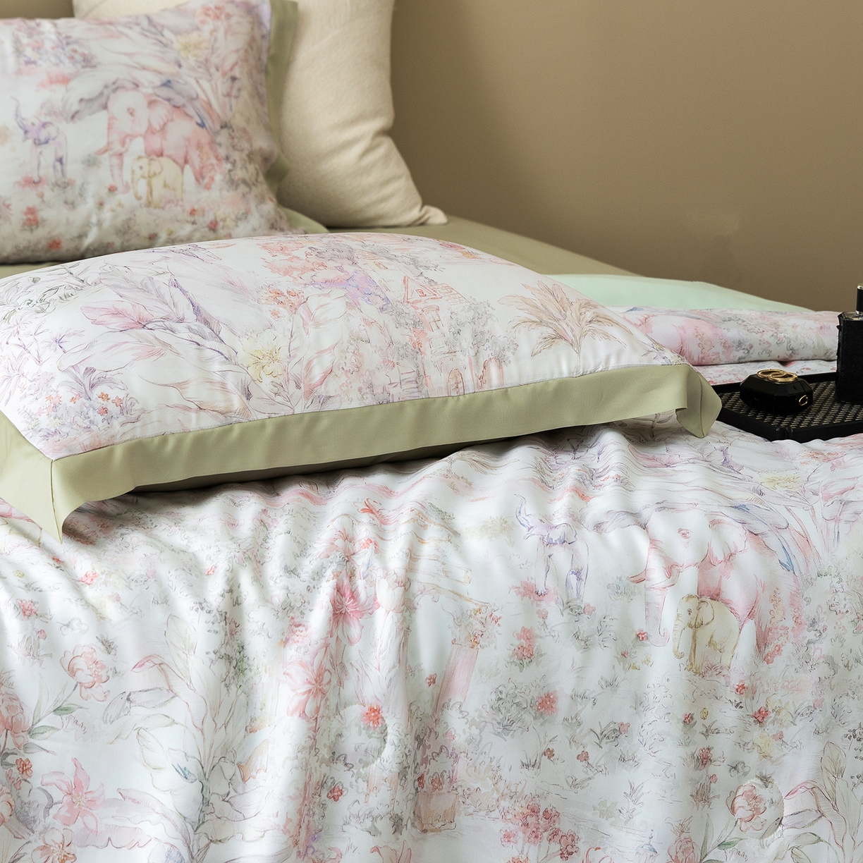 91家纺网 家纺一手货源 找家纺 立奥被业 2026年新款100%莱赛尔夏被莱赛尔夏被四件套天丝夏凉被 秘境花序-绿