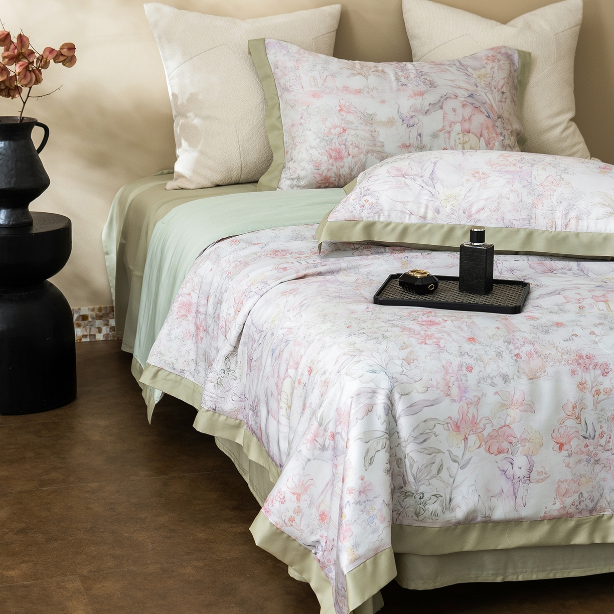 91家纺网 家纺一手货源 找家纺 立奥被业 2026年新款100%莱赛尔夏被莱赛尔夏被四件套天丝夏凉被 秘境花序-绿