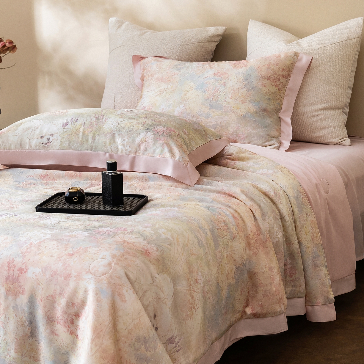 91家纺网 家纺一手货源 找家纺 立奥被业 2026年新款100%莱赛尔夏被莱赛尔夏被四件套天丝夏凉被 小憩花园-粉