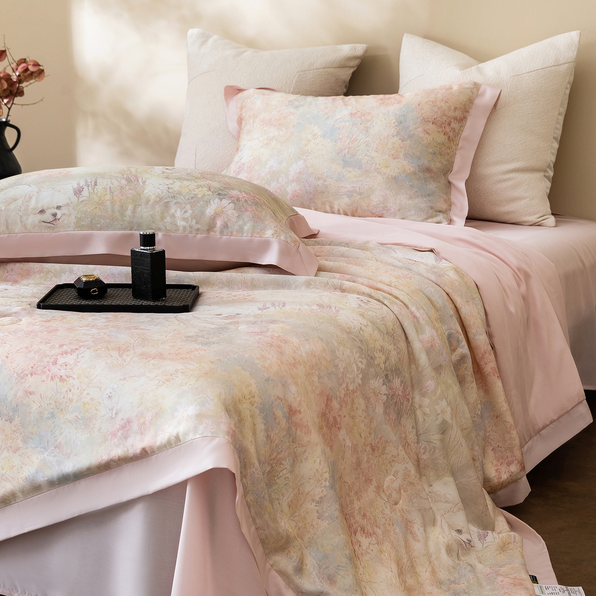 91家纺网 家纺一手货源 找家纺 立奥被业 2026年新款100%莱赛尔夏被莱赛尔夏被四件套天丝夏凉被 小憩花园-粉