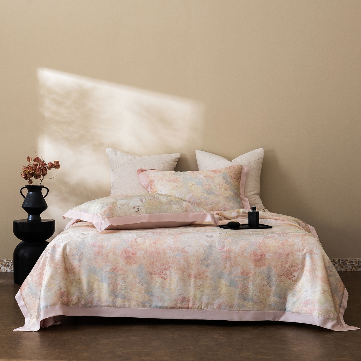 91家纺网 家纺一手货源 找家纺 立奥被业 2026年新款100%莱赛尔夏被莱赛尔夏被四件套天丝夏凉被 小憩花园-粉