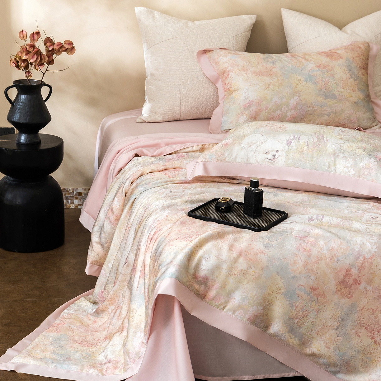 91家纺网 家纺一手货源 找家纺 立奥被业 2026年新款100%莱赛尔夏被莱赛尔夏被四件套天丝夏凉被 小憩花园-粉