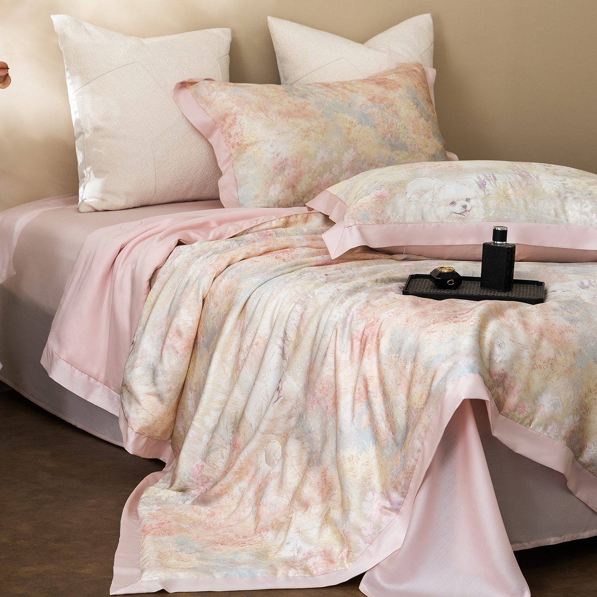 91家纺网 家纺一手货源 找家纺 立奥被业 2026年新款100%莱赛尔夏被莱赛尔夏被四件套天丝夏凉被 小憩花园-粉