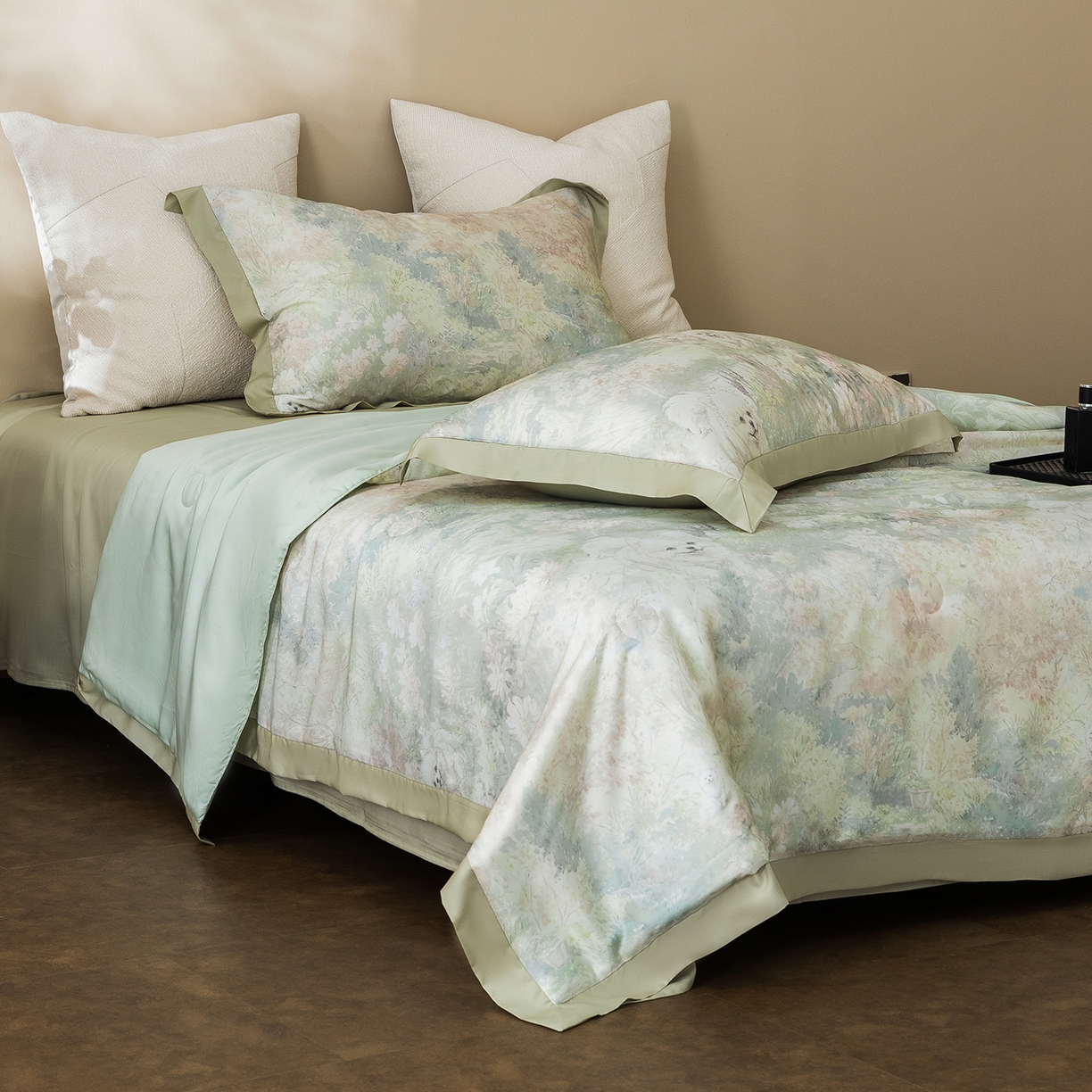 91家纺网 家纺一手货源 找家纺 立奥被业 2026年新款100%莱赛尔夏被莱赛尔夏被四件套天丝夏凉被 小憩花园-绿