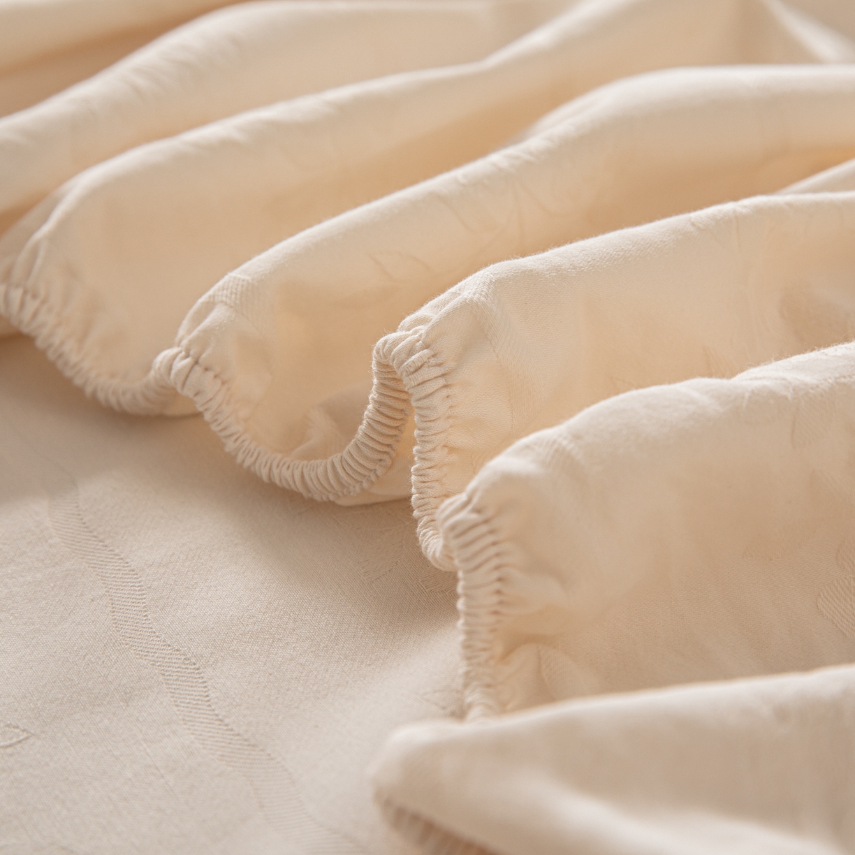 91家纺网 家纺一手货源 找家纺 眠博士 2026春夏新款60水洗立体提花床笠床笠单价 床笠-花间梦-奶白