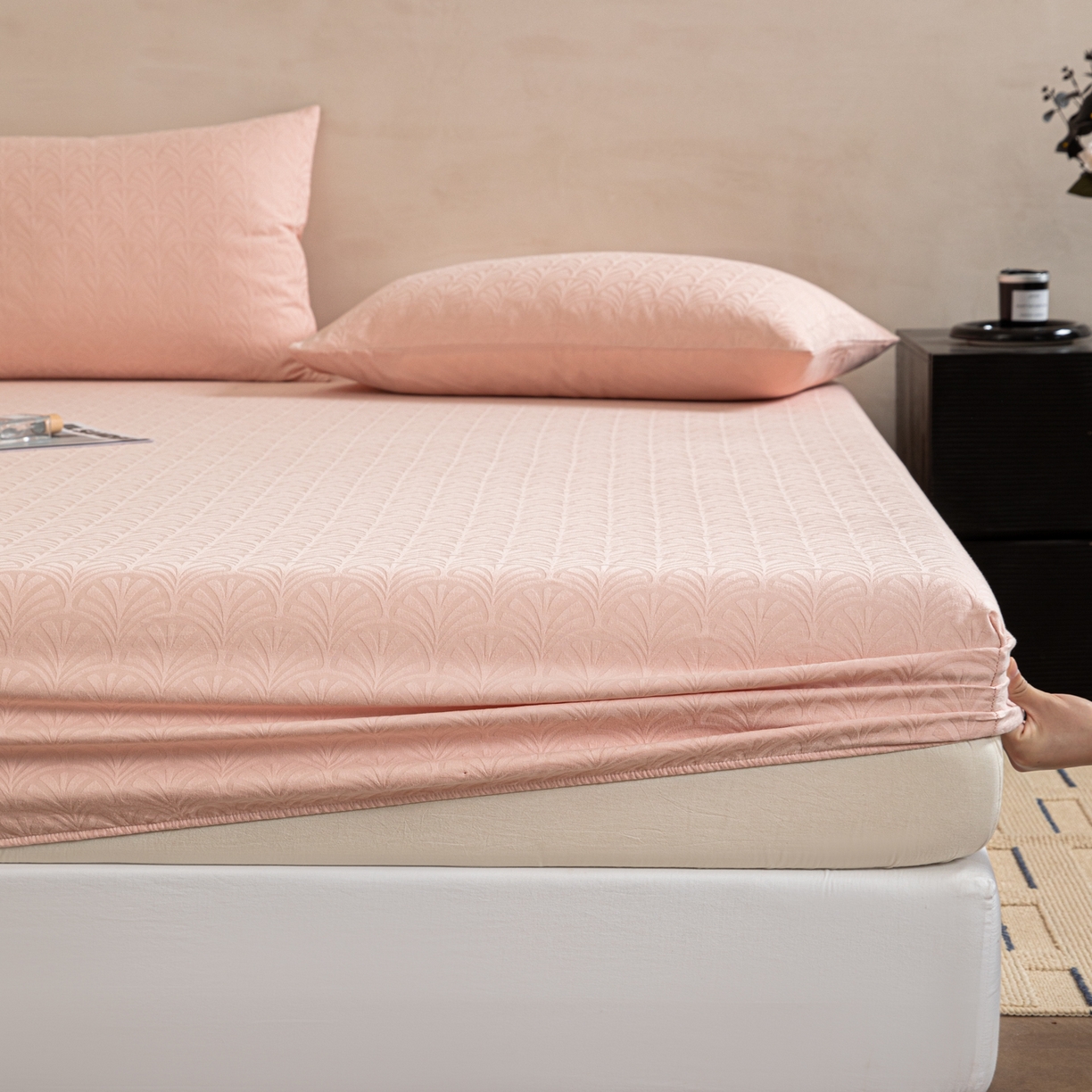 91家纺网 家纺一手货源 找家纺 眠博士 2026春夏新款60水洗立体提花床笠床笠单价 床笠-杏影-粉