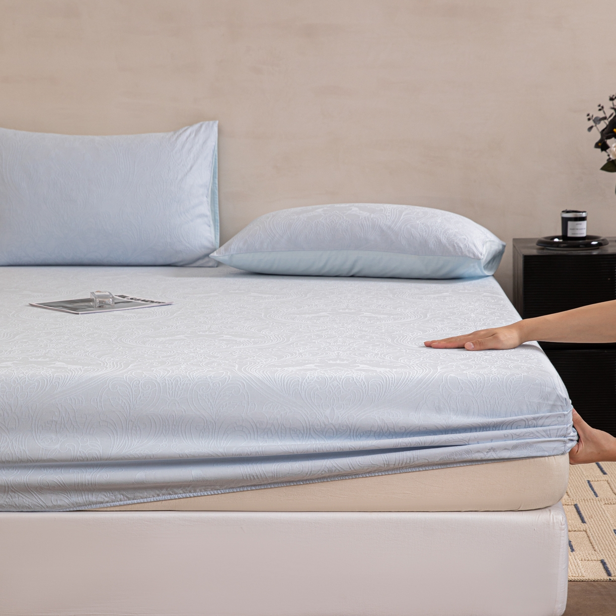 91家纺网 家纺一手货源 找家纺 眠博士 2026春夏新款60水洗立体提花床笠床笠单价 床笠-冠马踏云-嫩蓝