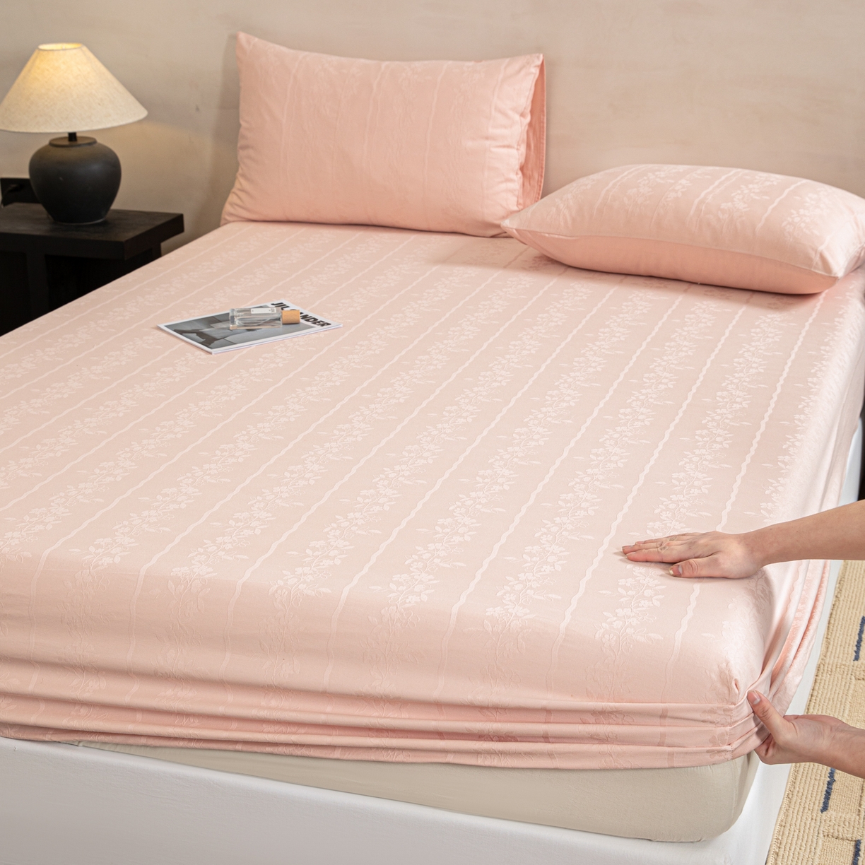 91家纺网 家纺一手货源 找家纺 眠博士 2026春夏新款60水洗立体提花床笠床笠单价 床笠-花间梦-粉