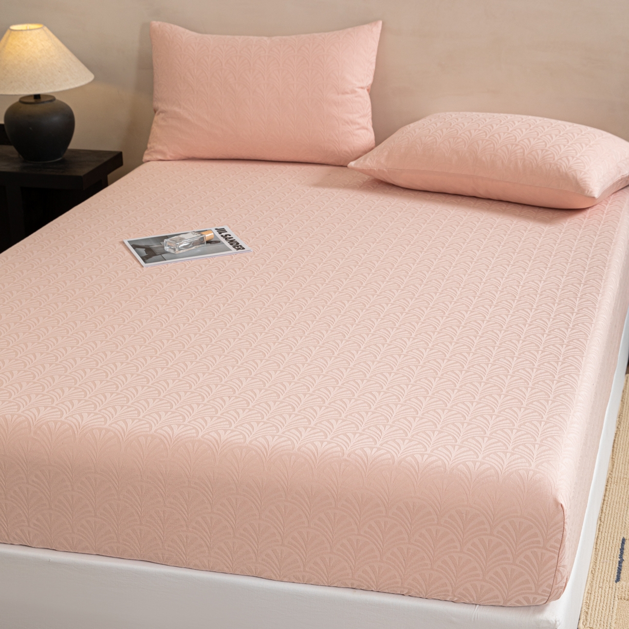 91家纺网 家纺一手货源 找家纺 眠博士 2026春夏新款60水洗立体提花床笠床笠单价 床笠-杏影-粉