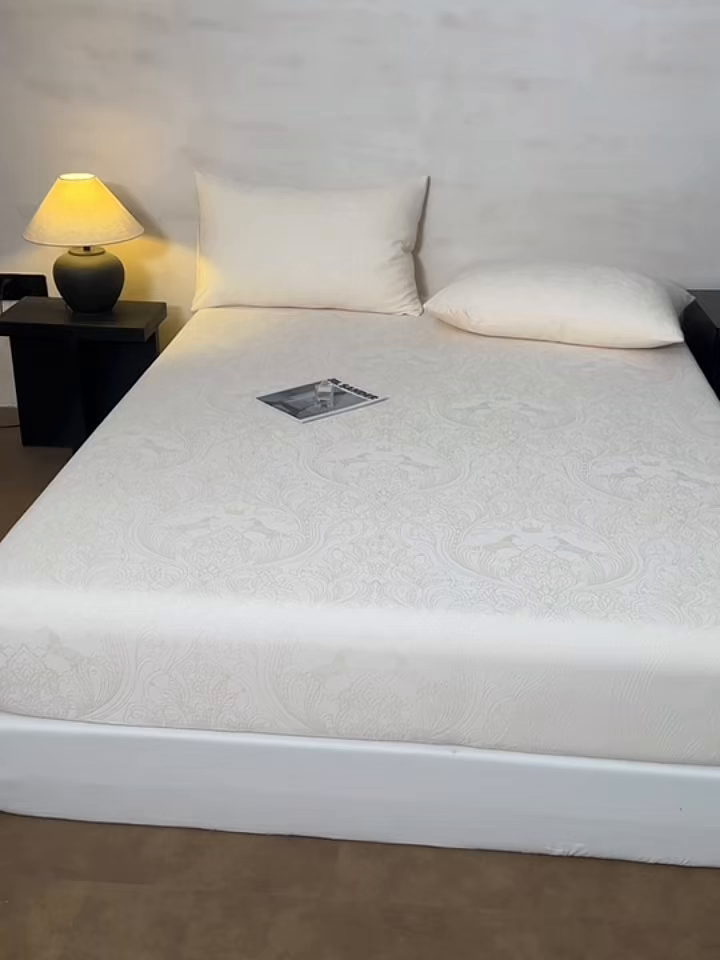 91家纺网 家纺一手货源 找家纺 眠博士 2026春夏新款60水洗立体提花床笠床笠单价 床笠-冠马踏云-奶白