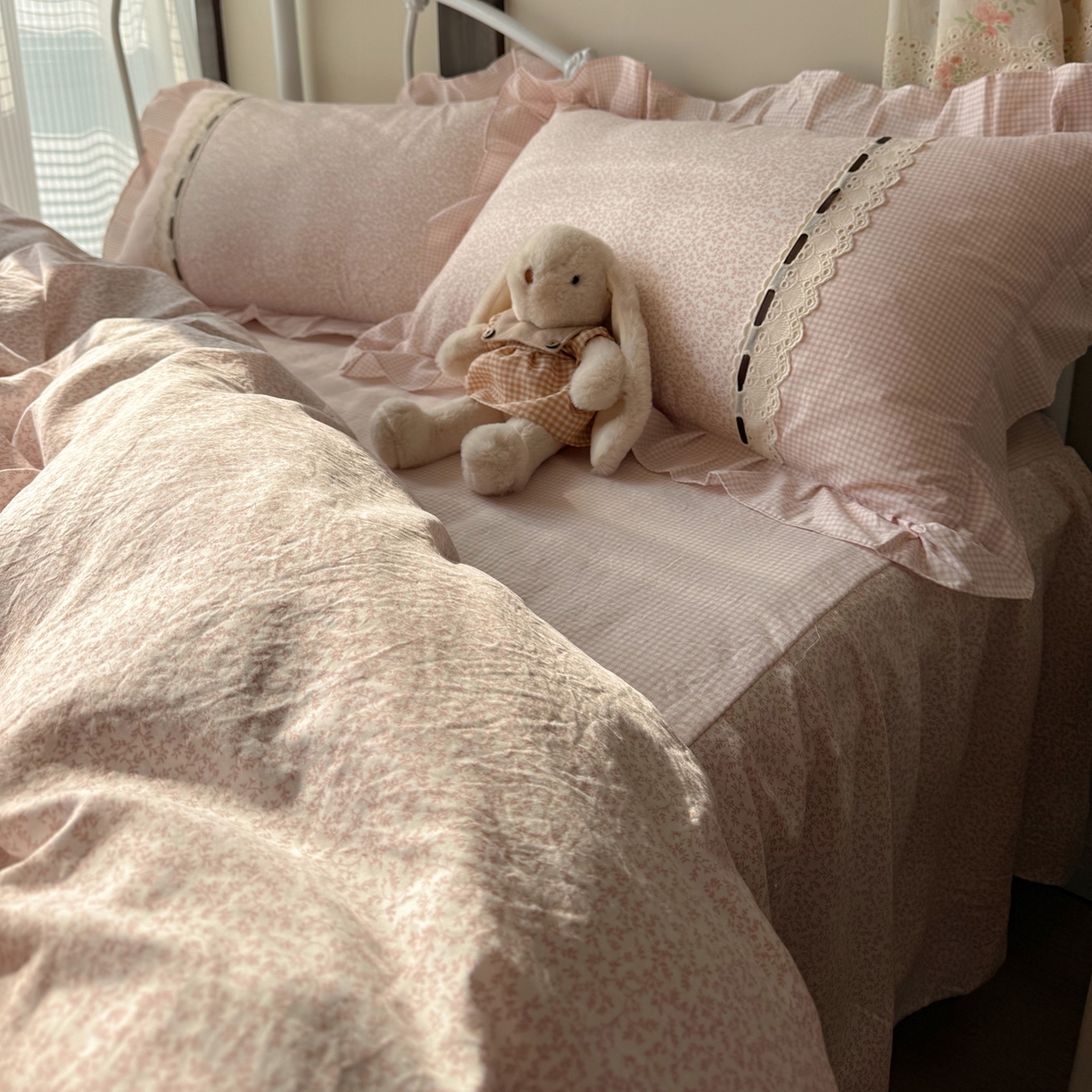 91家纺网 家纺一手货源 找家纺 韩都家居 2026春夏新款韩式小碎花水洗古棉花边四件套 秘境-玉