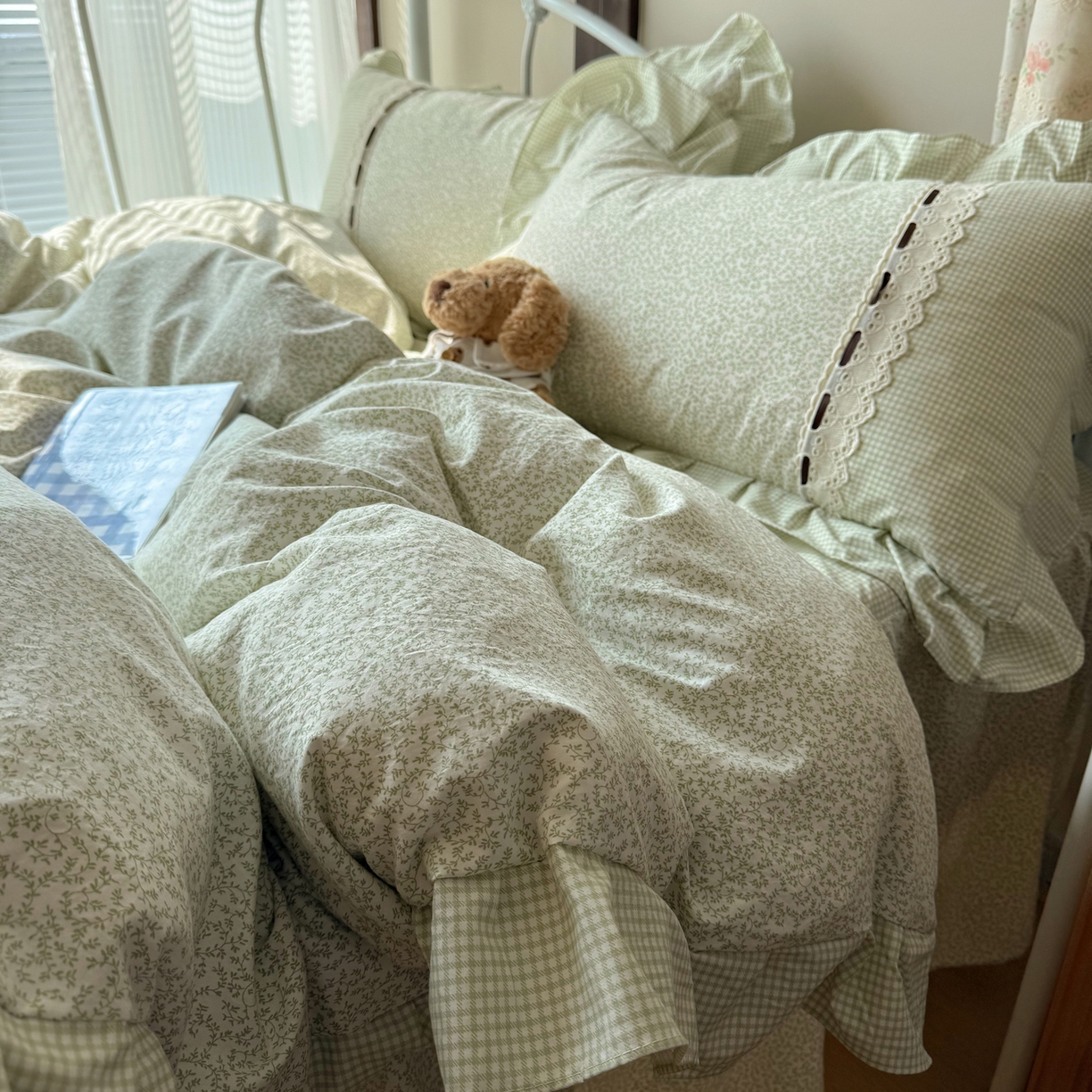 91家纺网 家纺一手货源 找家纺 韩都家居 2026春夏新款韩式小碎花水洗古棉花边四件套 秘境-青草绿